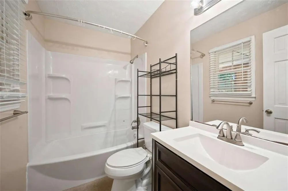 556 Auburn Road Auburn, GA 30011