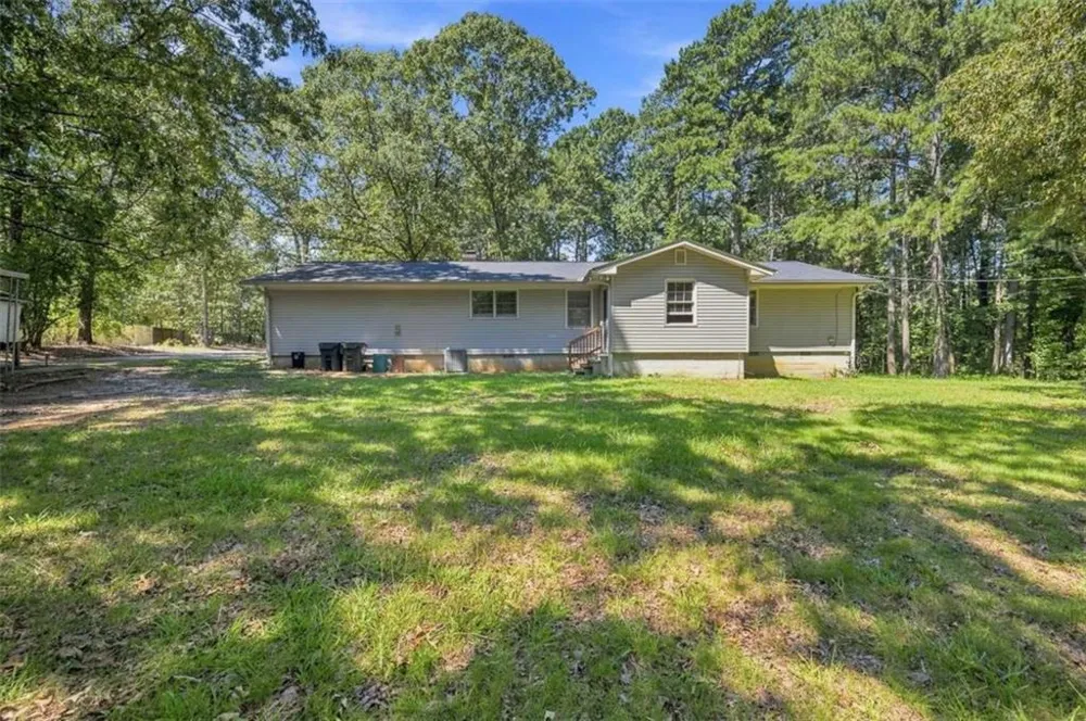 556 Auburn Road Auburn, GA 30011
