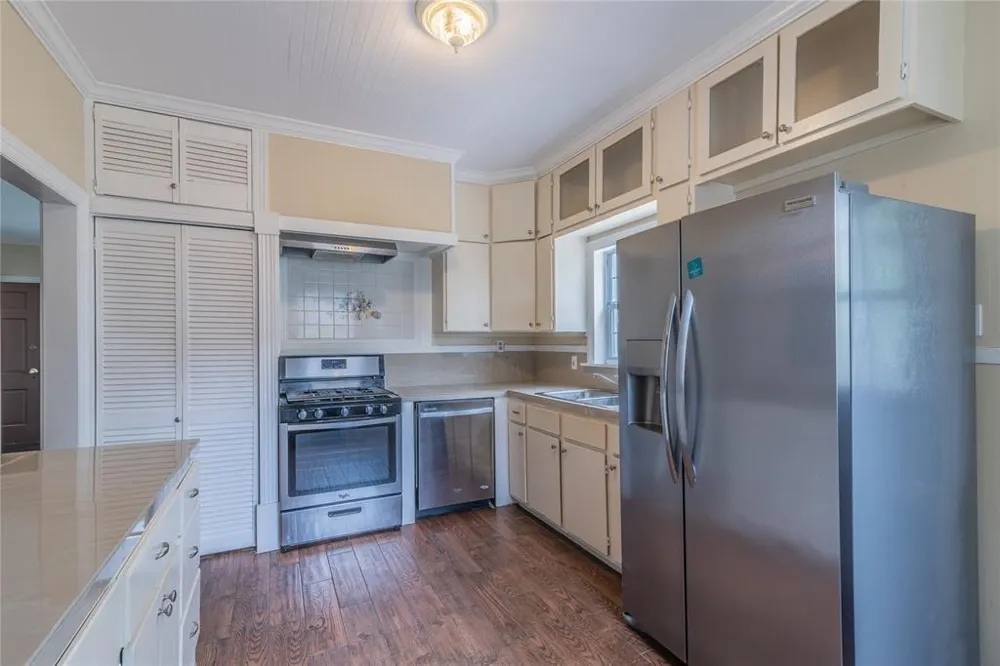 2233 Macgregor Way Houston, TX 77004