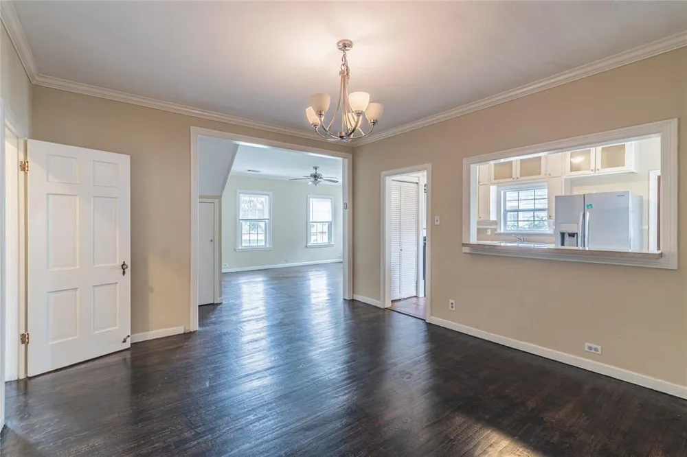 2233 Macgregor Way Houston, TX 77004