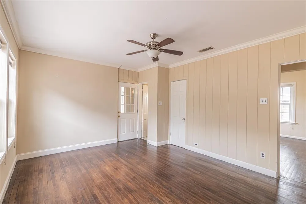 2233 Macgregor Way Houston, TX 77004