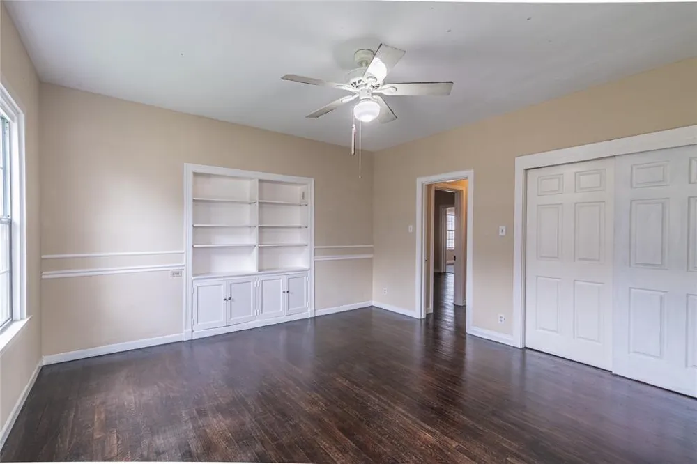2233 Macgregor Way Houston, TX 77004