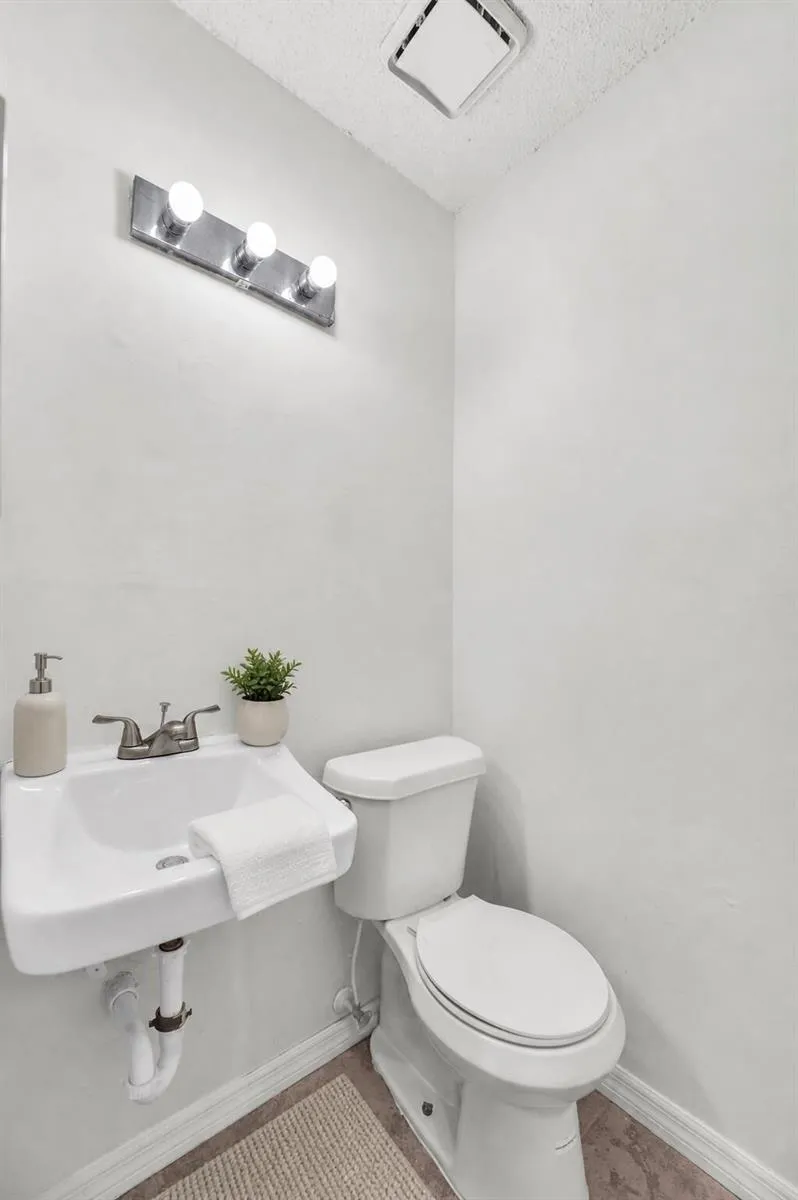 4223 S SEMORAN BOULEVARD #12 Orlando, FL 32822