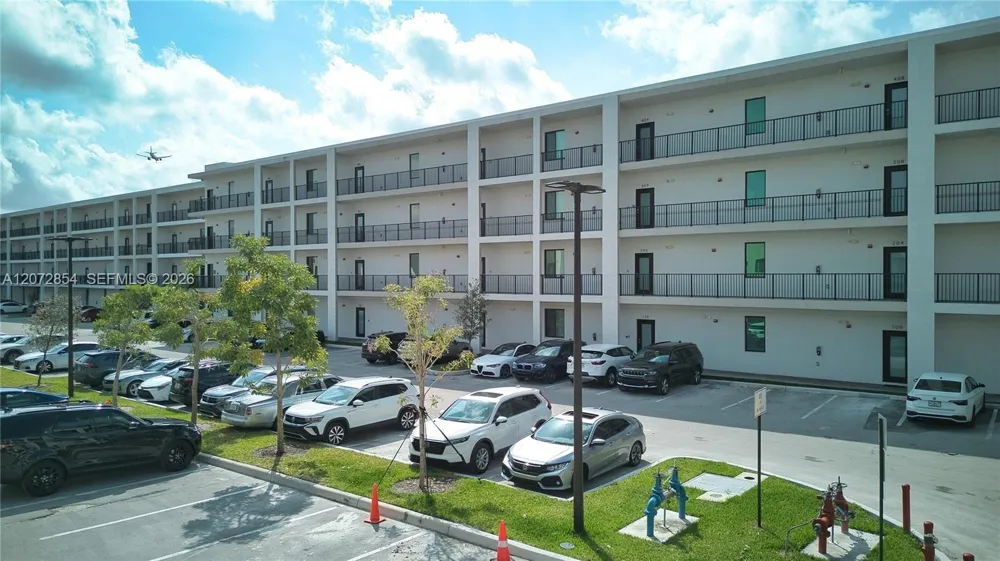 8167 NW 41st St #E-410 Doral, FL 33166