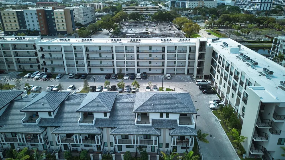 8167 NW 41st St #E-410 Doral, FL 33166