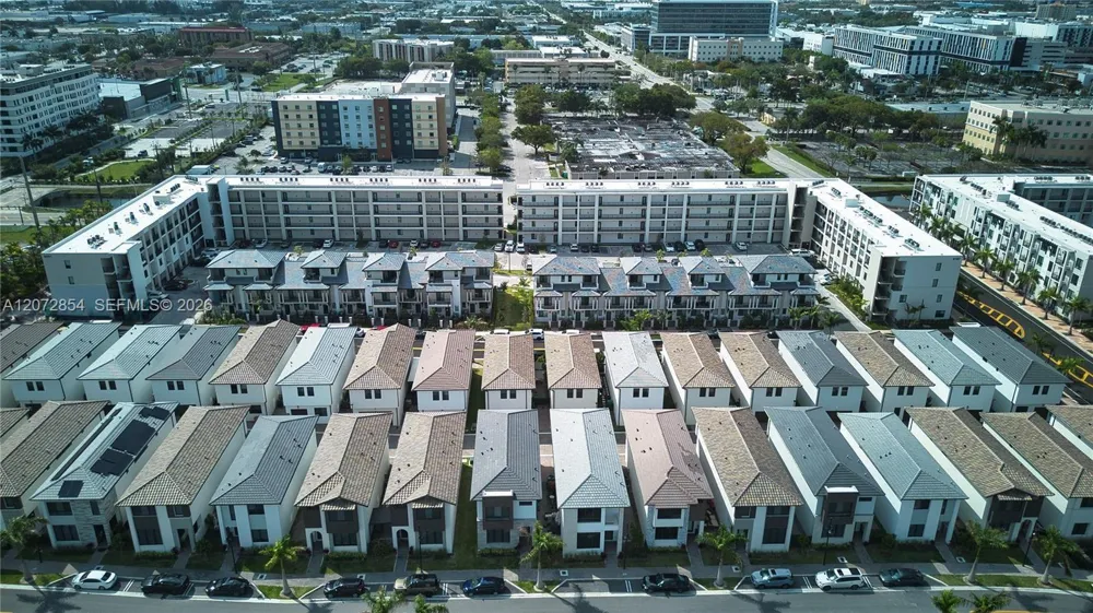 8167 NW 41st St #E-410 Doral, FL 33166