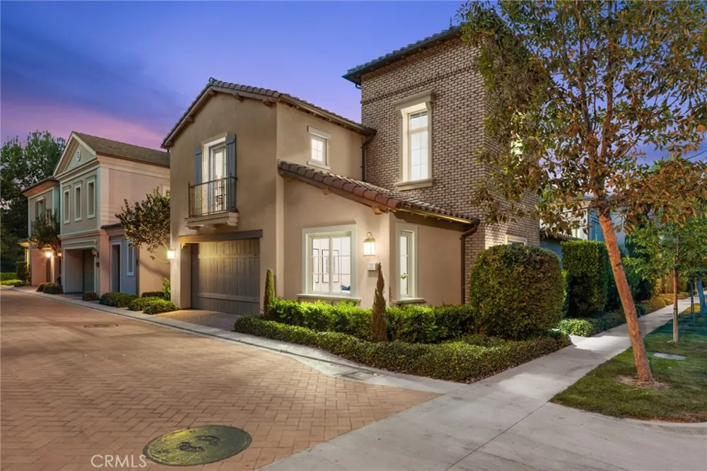 29 Lupari Irvine, CA 92618