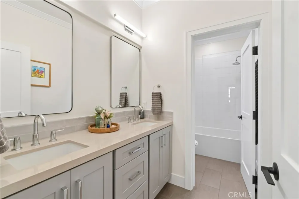 29 Lupari Irvine, CA 92618