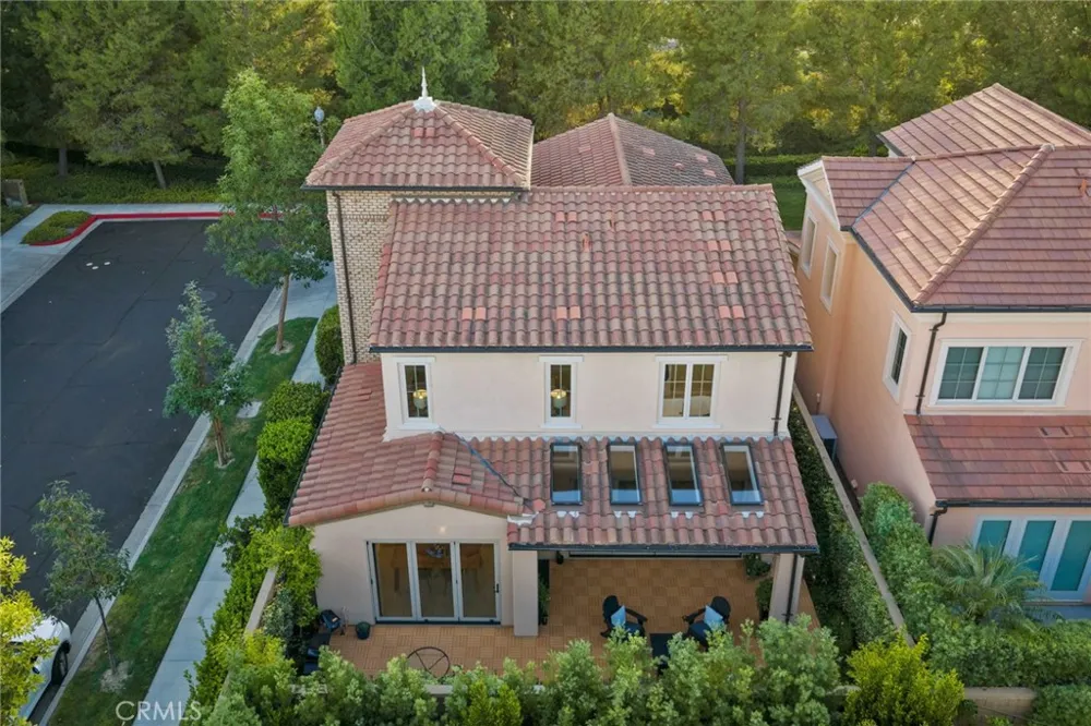 29 Lupari Irvine, CA 92618