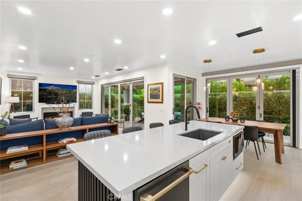 29 Lupari Irvine, CA 92618
