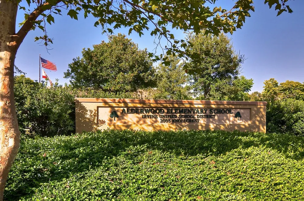 29 Lupari Irvine, CA 92618