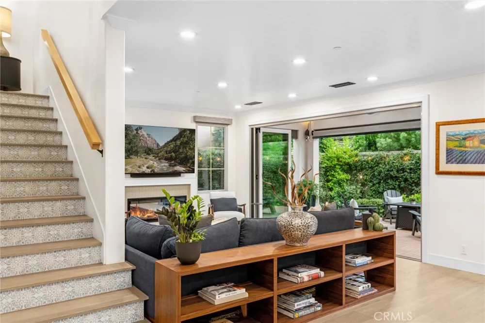 29 Lupari Irvine, CA 92618