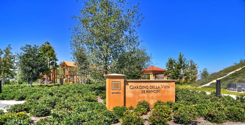 29 Lupari Irvine, CA 92618