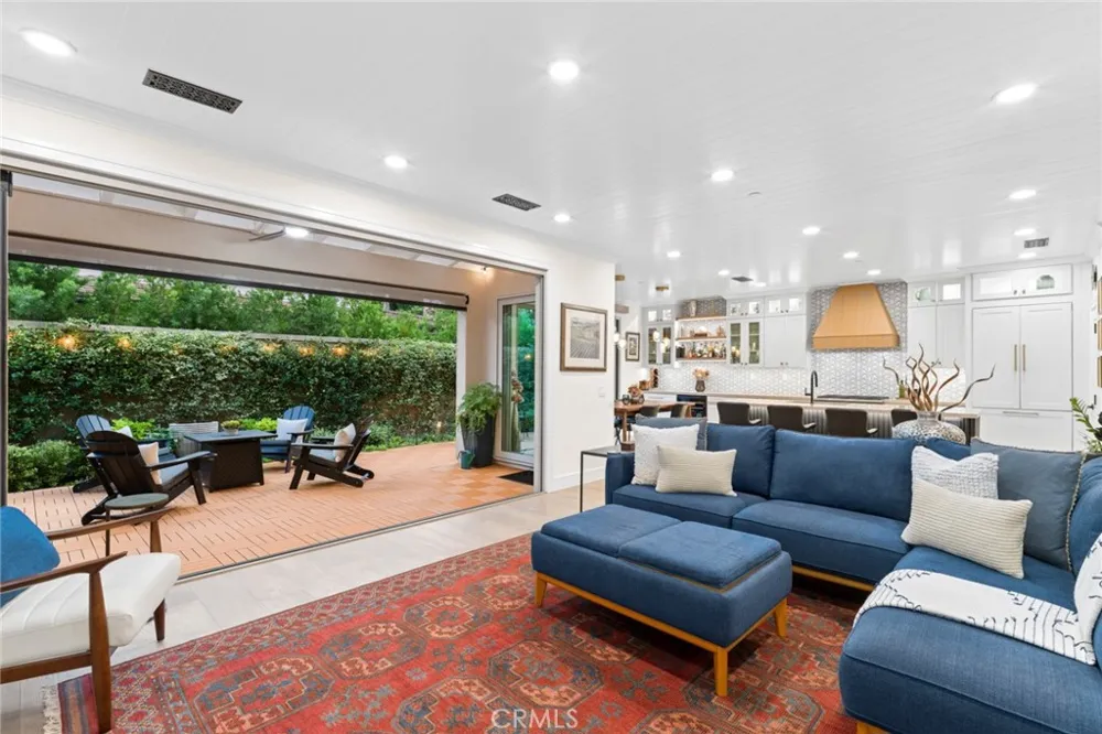 29 Lupari Irvine, CA 92618