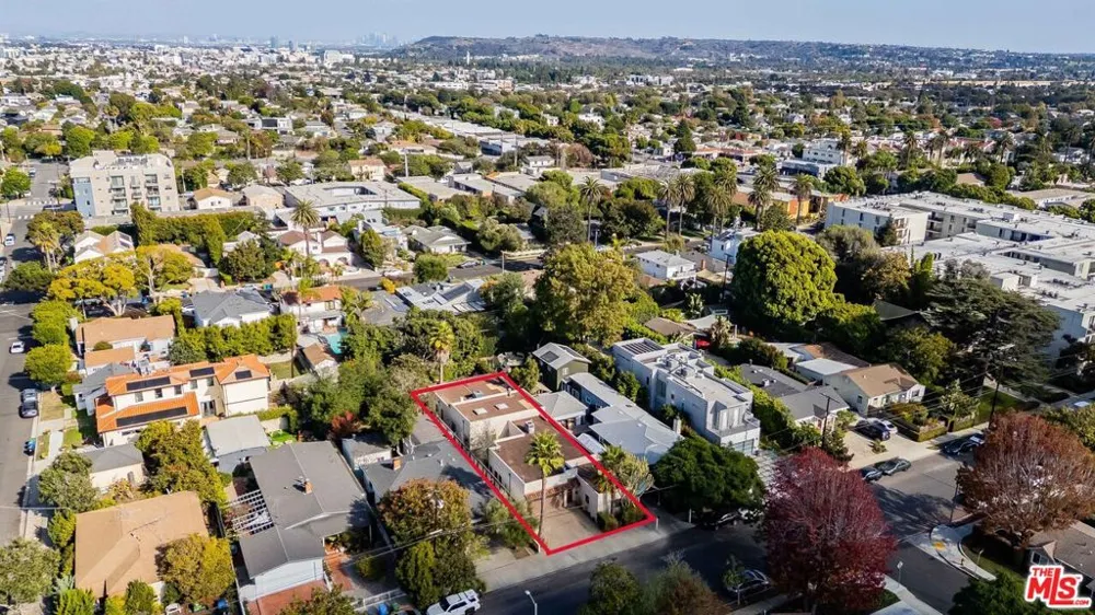 3718 S Barrington Avenue Los Angeles, CA 90066