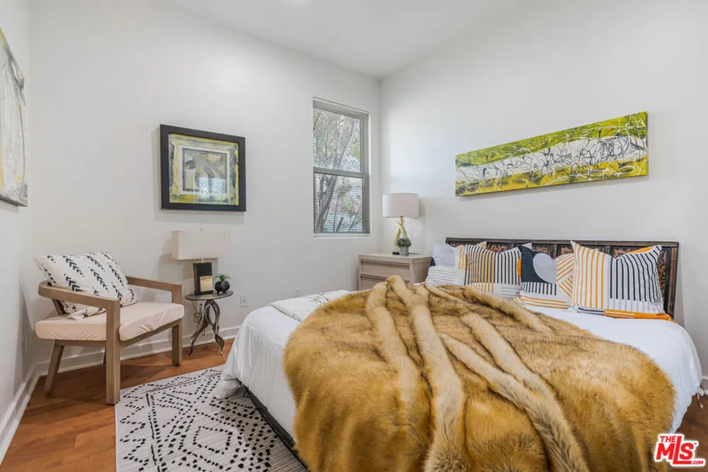 3718 S Barrington Avenue Los Angeles, CA 90066