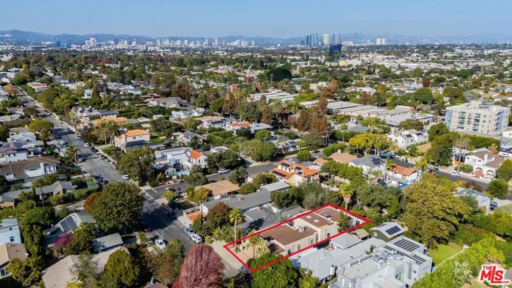 3718 S Barrington Avenue Los Angeles, CA 90066