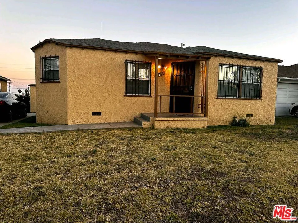 132 W 124th Street Los Angeles, CA 90061