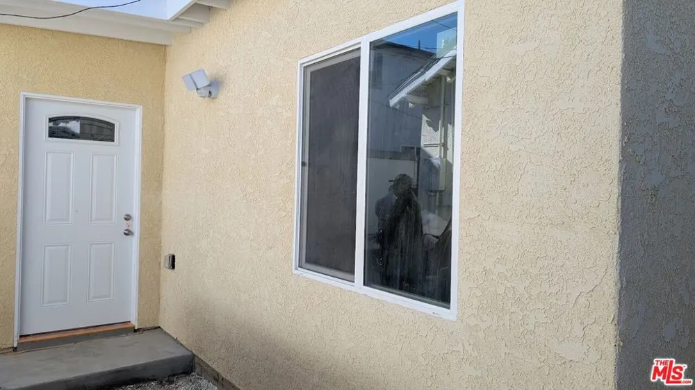 416 E 101st Street Los Angeles, CA 90003