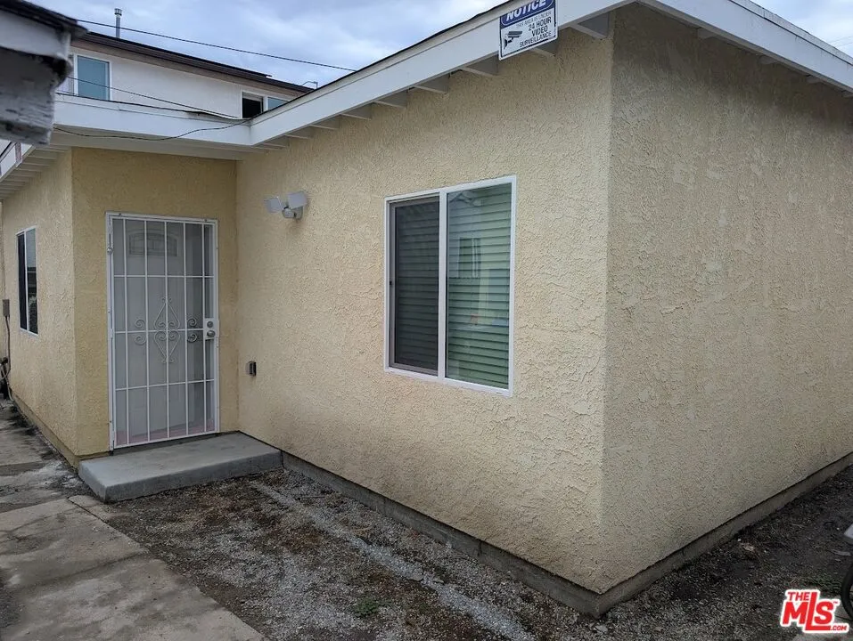 416 E 101st Street Los Angeles, CA 90003