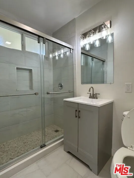 517 S Kenmore Avenue #1 Los Angeles, CA 90020