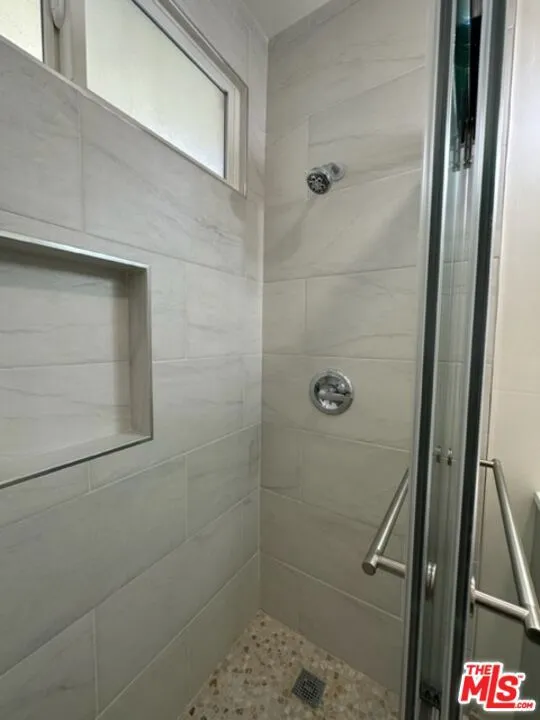 517 S Kenmore Avenue #1 Los Angeles, CA 90020
