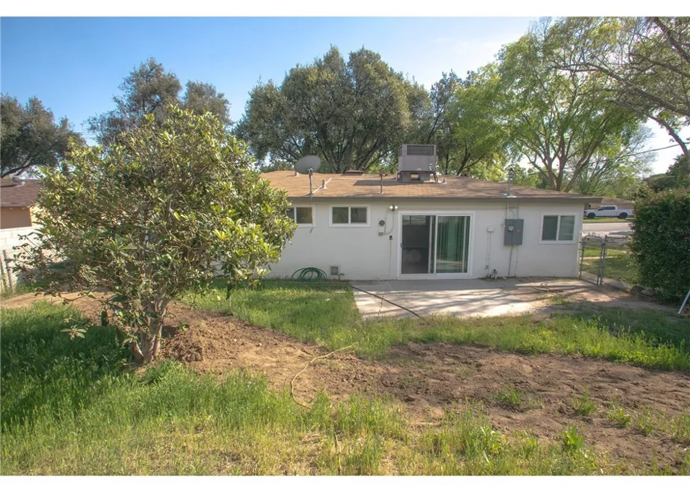 496 W 48th San Bernardino, CA 92407