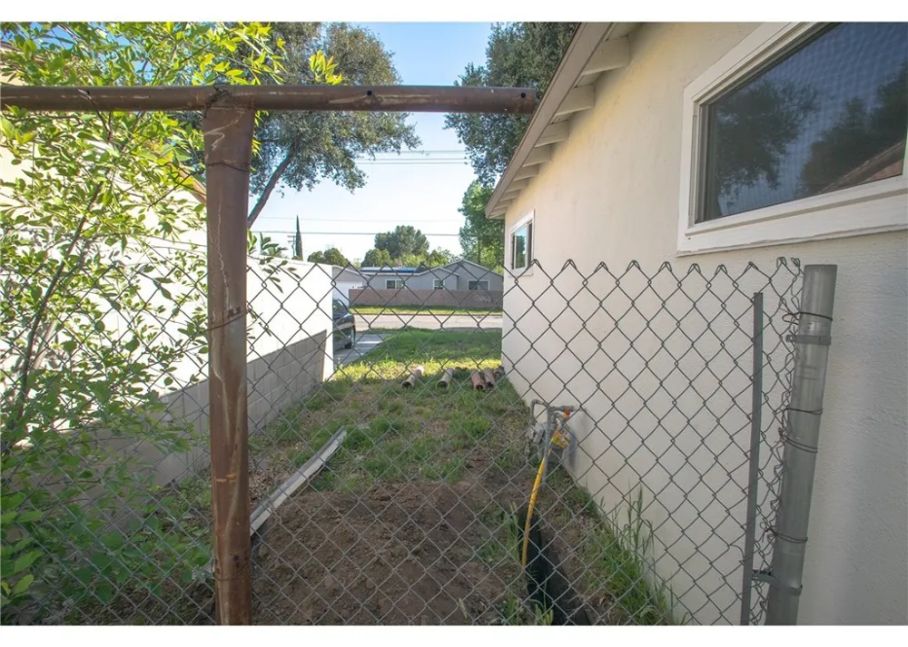 496 W 48th San Bernardino, CA 92407