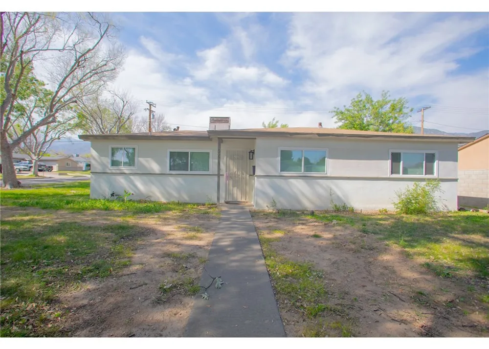 496 W 48th San Bernardino, CA 92407
