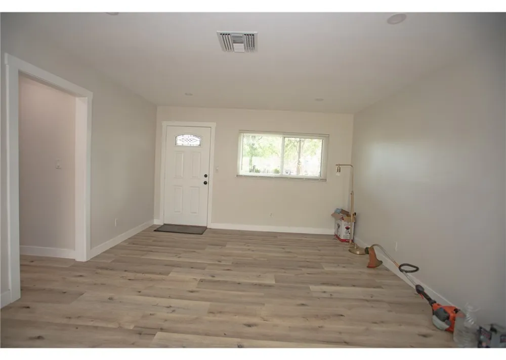 496 W 48th San Bernardino, CA 92407