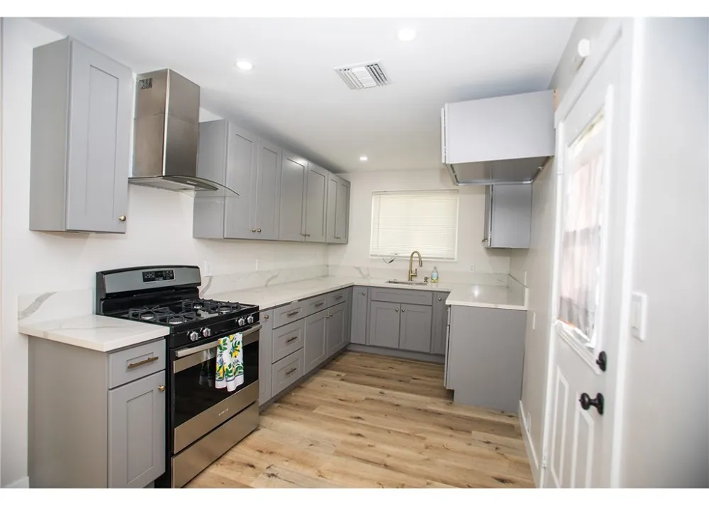 496 W 48th San Bernardino, CA 92407