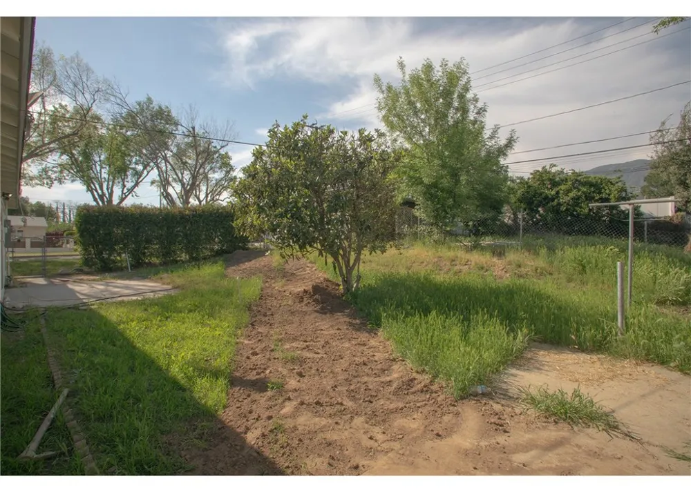 496 W 48th San Bernardino, CA 92407