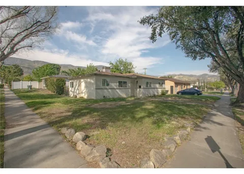 496 W 48th