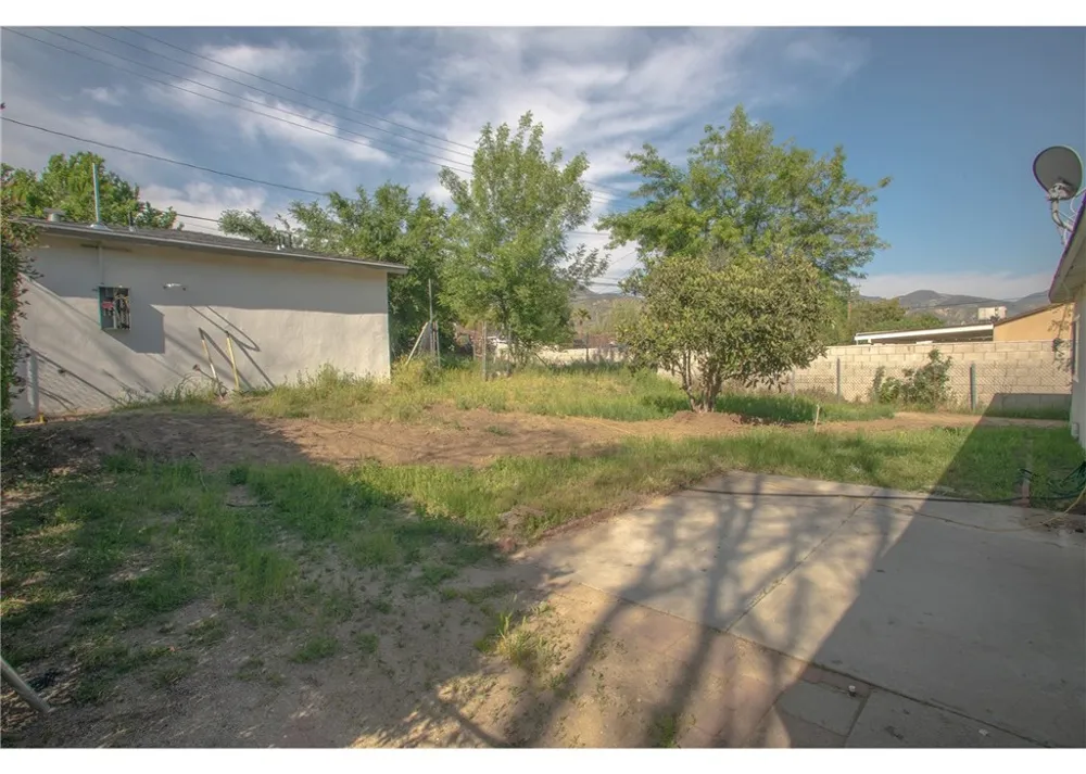 496 W 48th San Bernardino, CA 92407