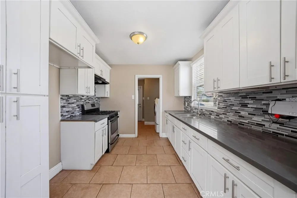 3396 Pershing San Bernardino, CA 92405