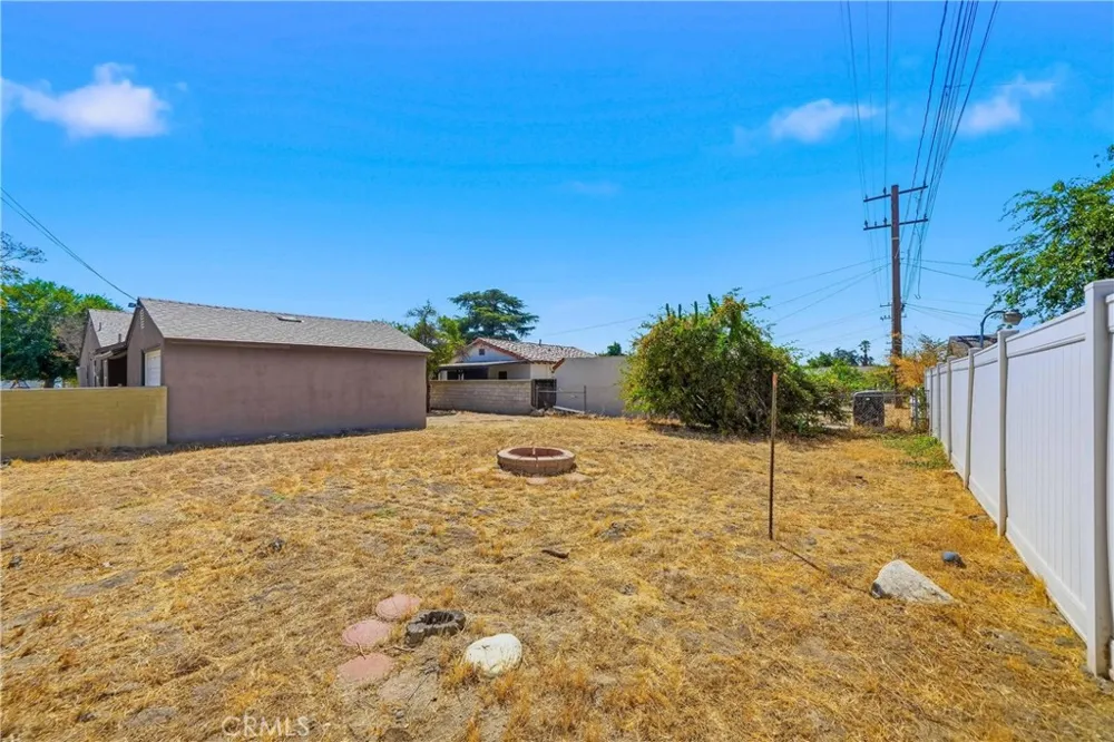 3396 Pershing San Bernardino, CA 92405