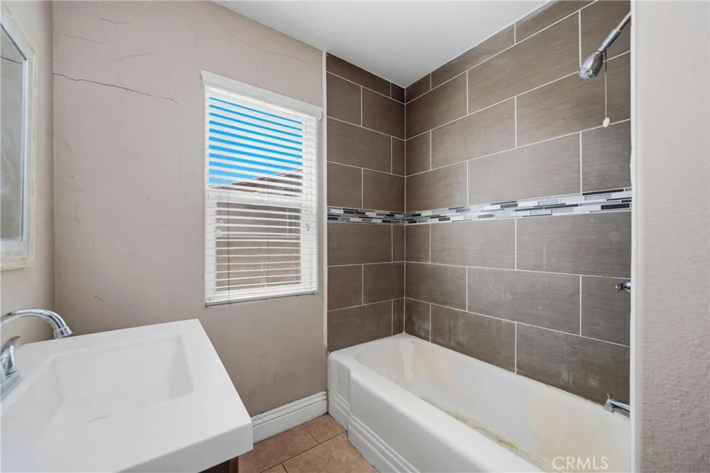 3396 Pershing San Bernardino, CA 92405