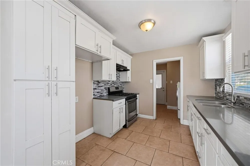3396 Pershing San Bernardino, CA 92405