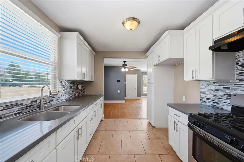 3396 Pershing San Bernardino, CA 92405