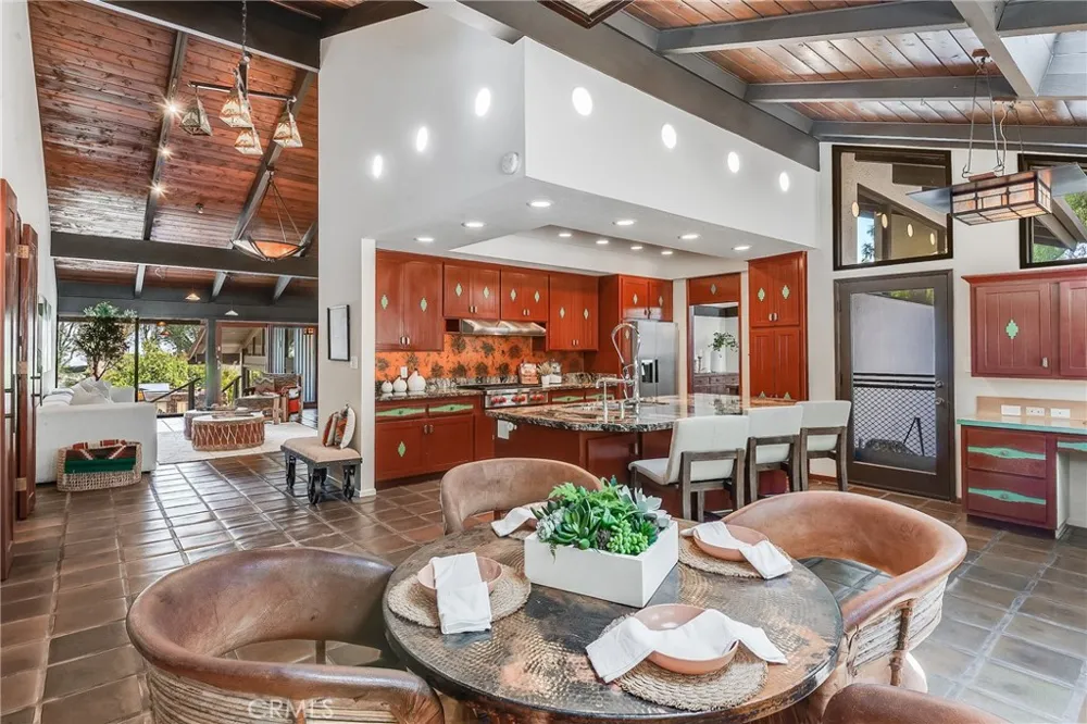 21 Eastfield Rolling Hills, CA 90274