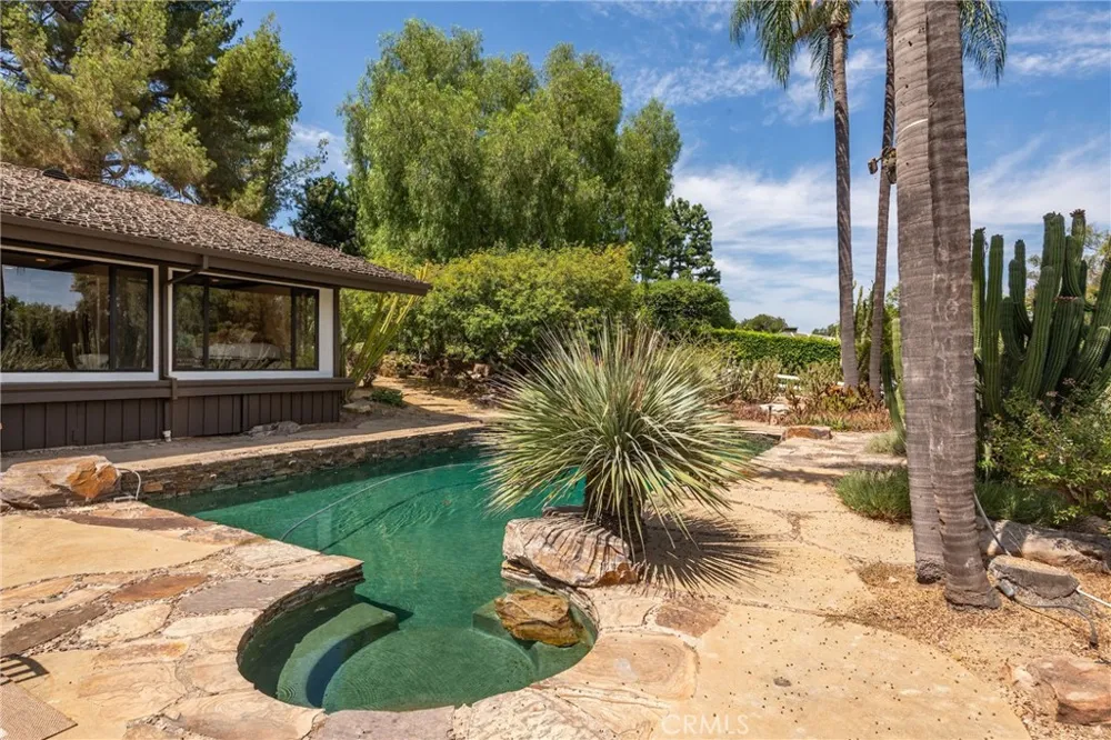 21 Eastfield Rolling Hills, CA 90274