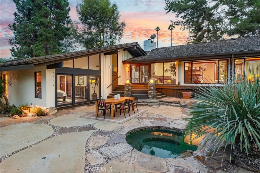 21 Eastfield Rolling Hills, CA 90274