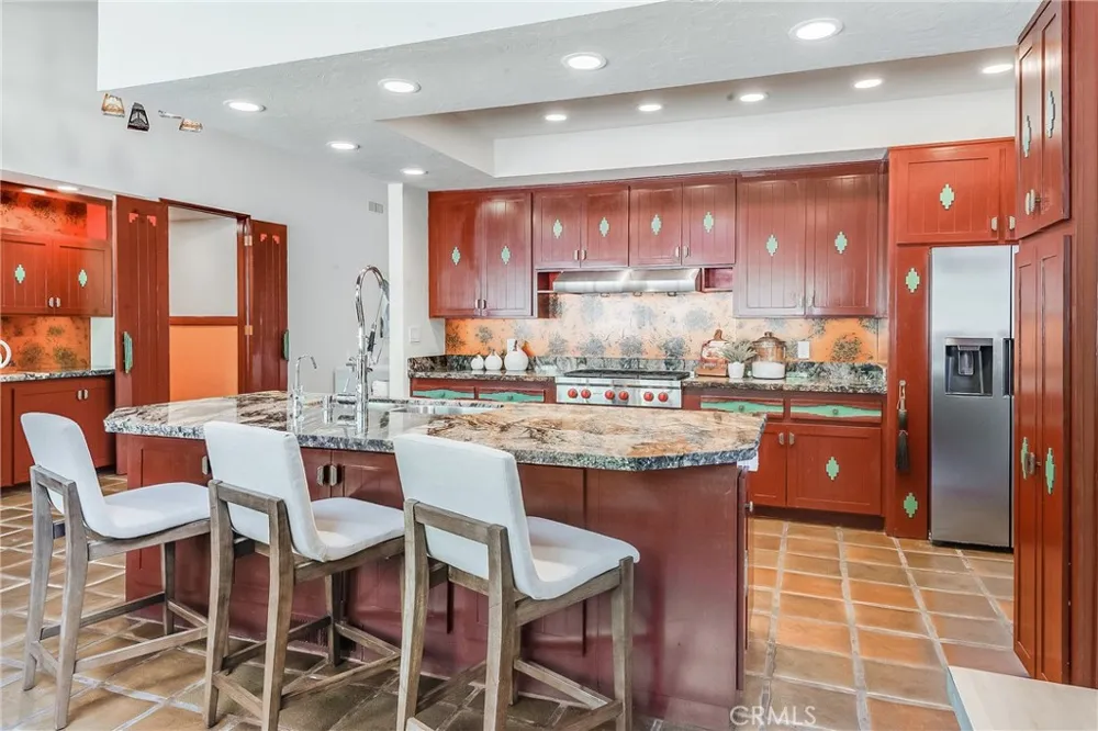 21 Eastfield Rolling Hills, CA 90274