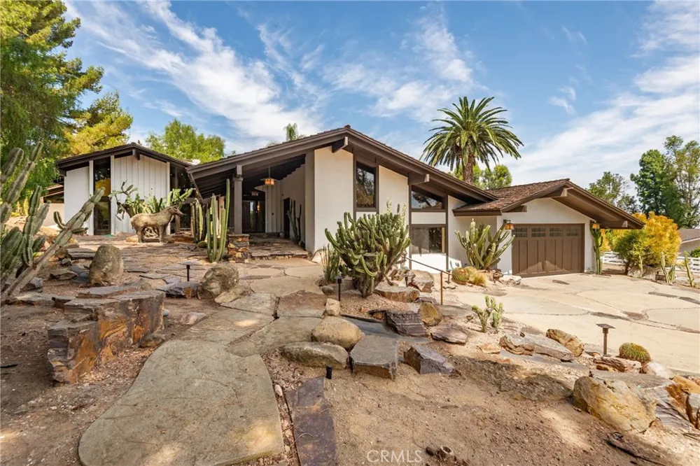 21 Eastfield Rolling Hills, CA 90274
