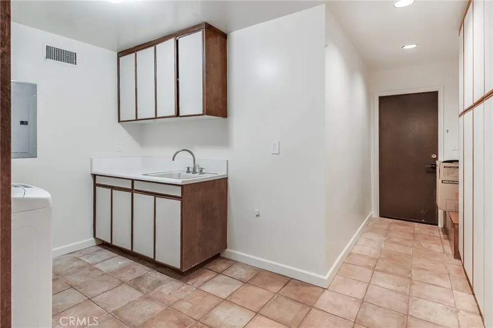 21 Eastfield Rolling Hills, CA 90274