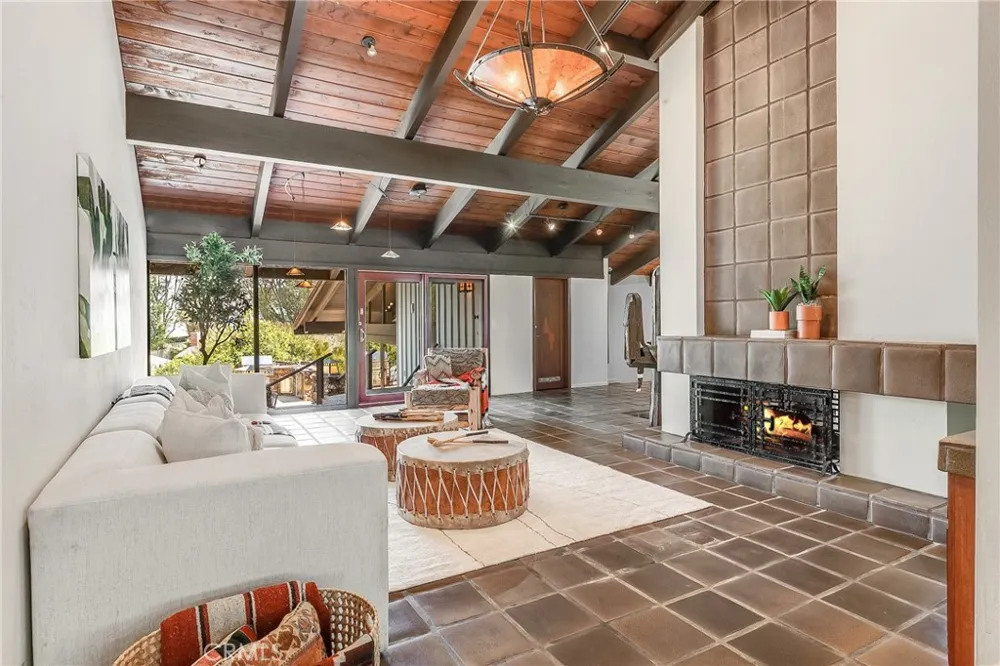 21 Eastfield Rolling Hills, CA 90274