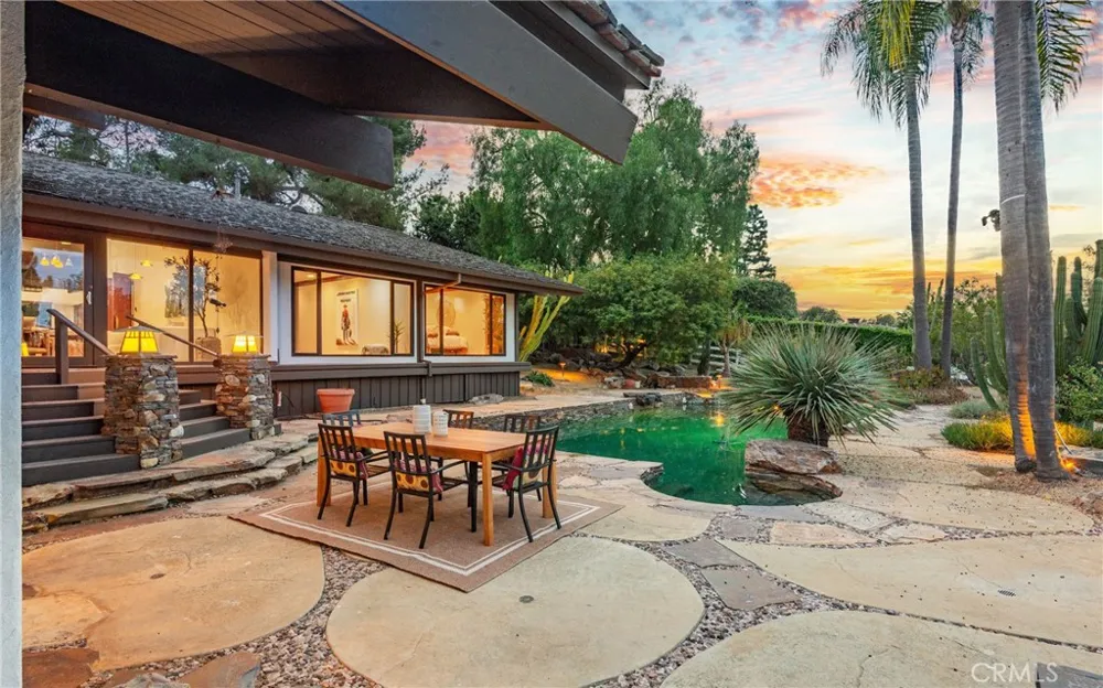 21 Eastfield Rolling Hills, CA 90274