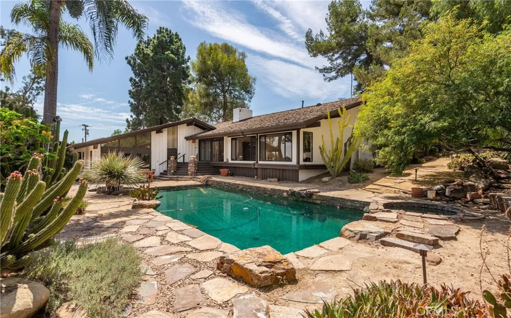 21 Eastfield Rolling Hills, CA 90274