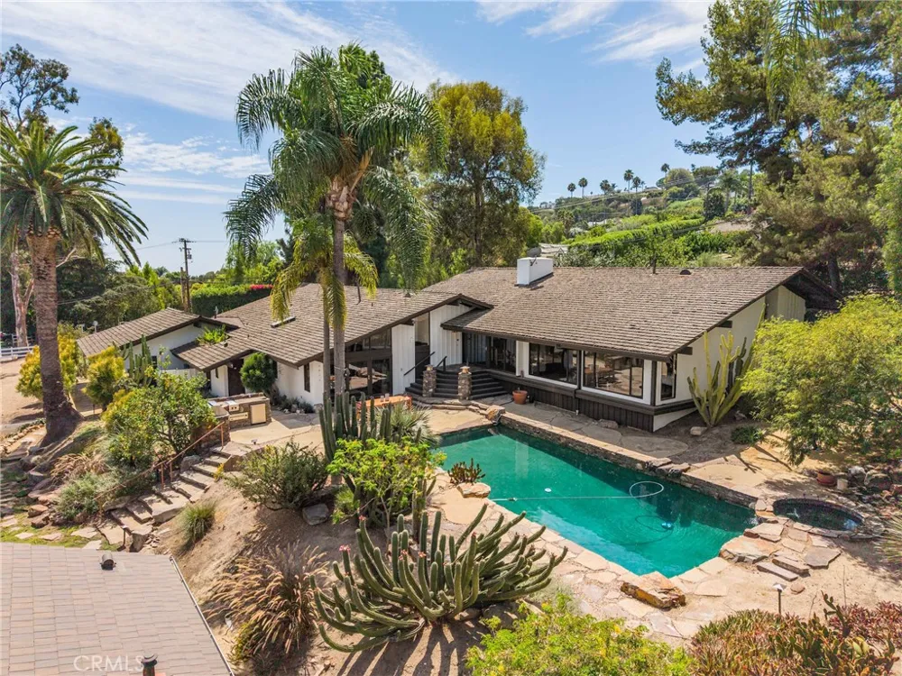 21 Eastfield Rolling Hills, CA 90274