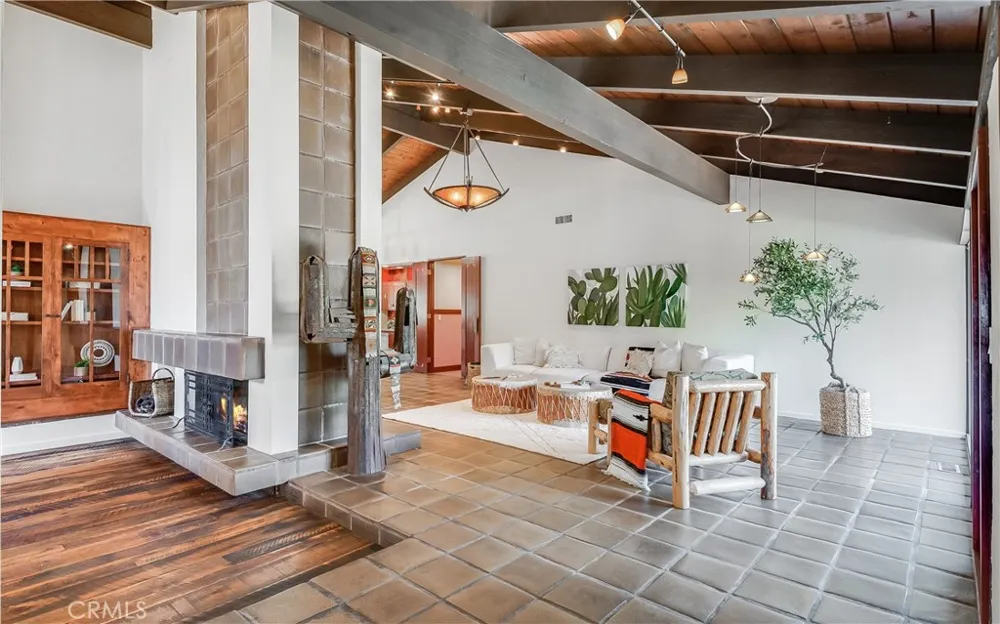 21 Eastfield Rolling Hills, CA 90274